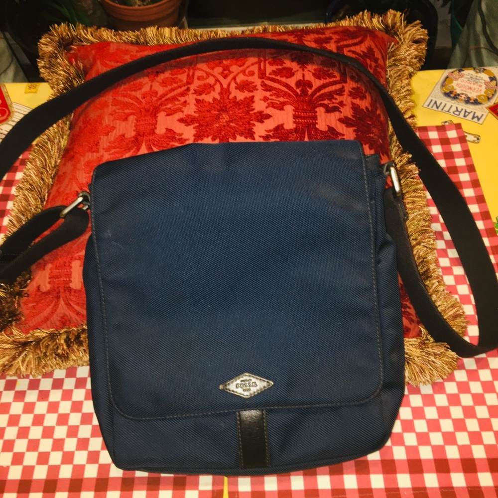 Unisex Fossil shoulder/cross-body bag EUC!